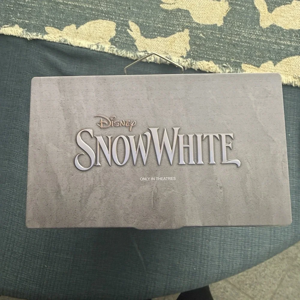 Snow White Mirror Lenticular Popcorn Bucket Regal AMC Cinemark Exclusive - NEW